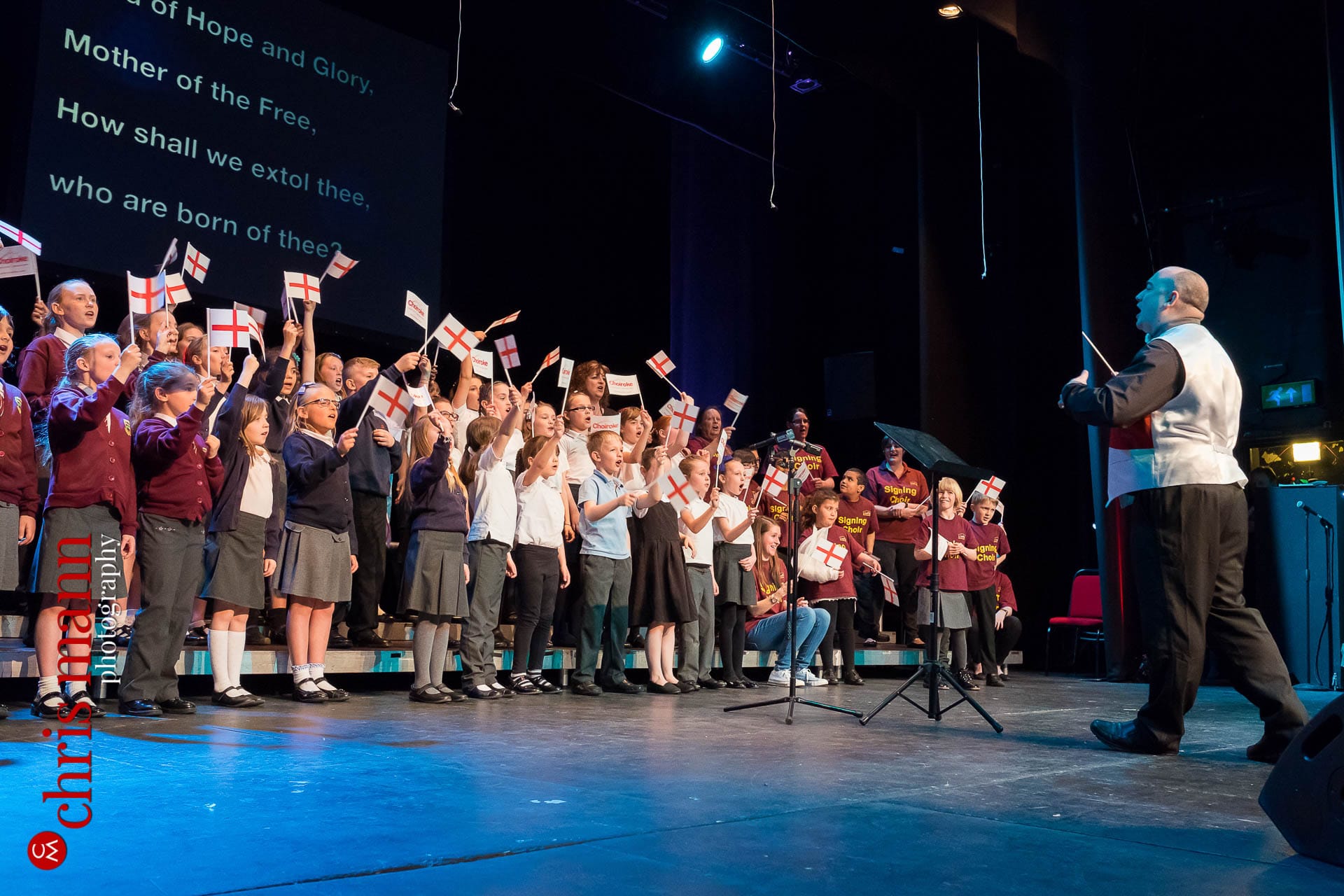 Choiroke-2016-concert-Dorking-Halls-025