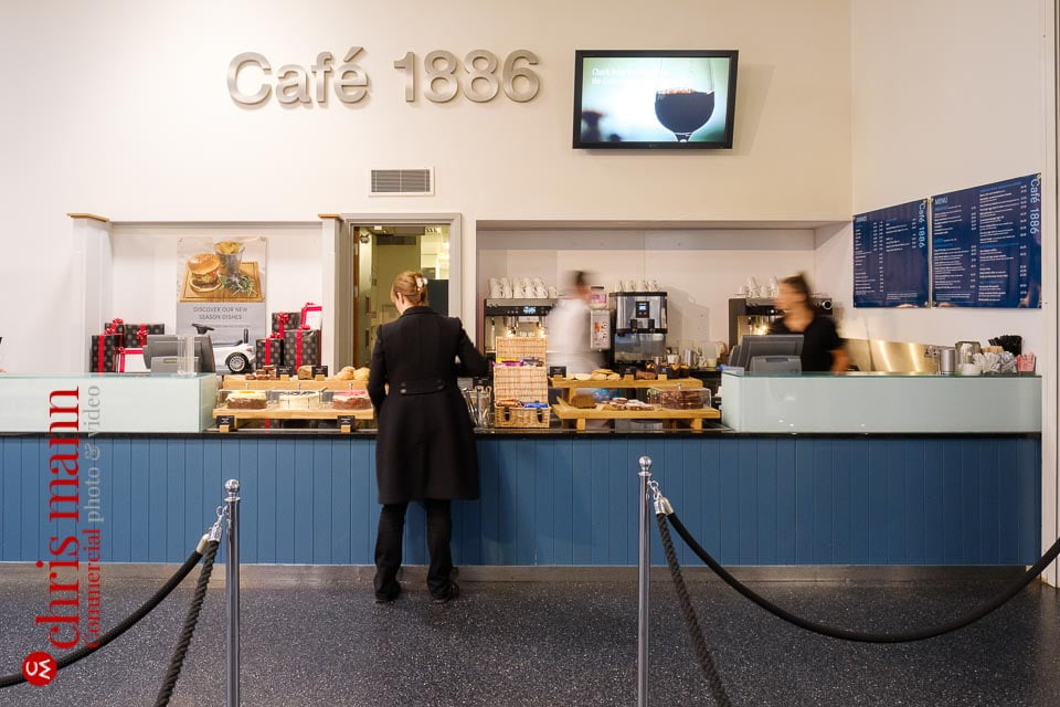 Cafe 1886 Mercedes Benz World - interior view