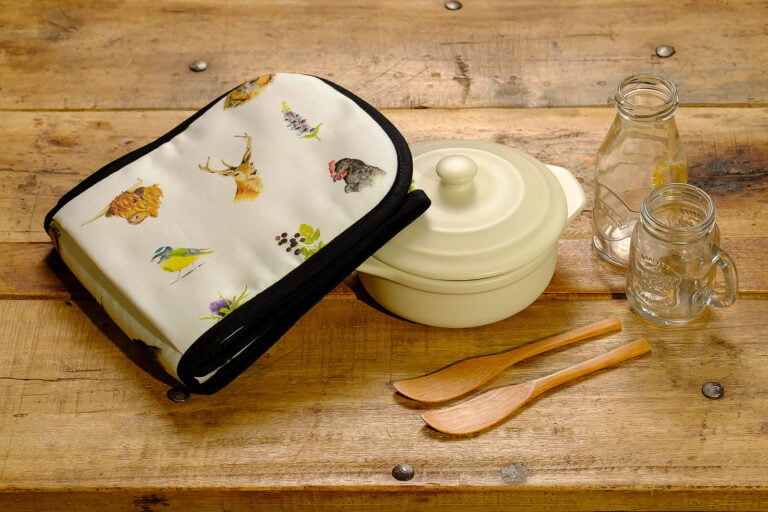 Oakleaf Enterprise oven glove promotional image